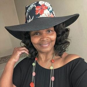 Meet your Posher, Madelia